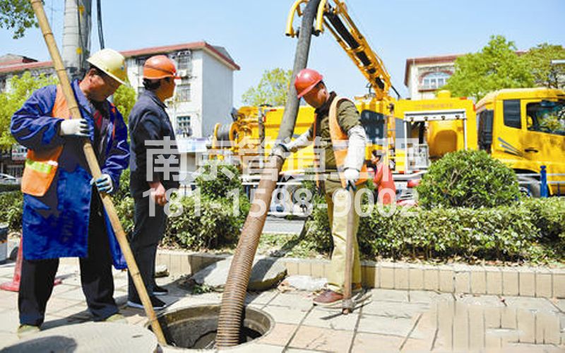 214江宁小区抽污水
